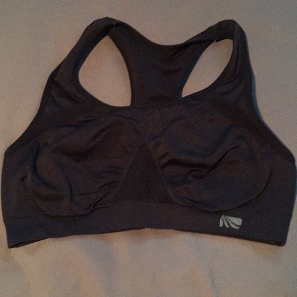 Set of four sports bras size large - Picture 4 of 8